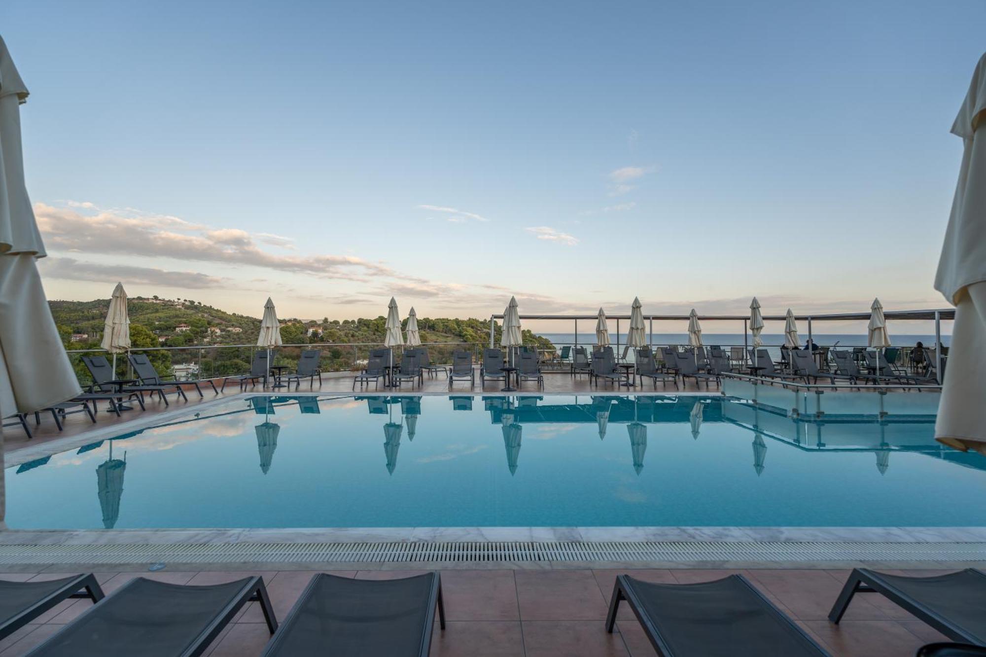 טרולוס La Luna Hotel מראה חיצוני תמונה