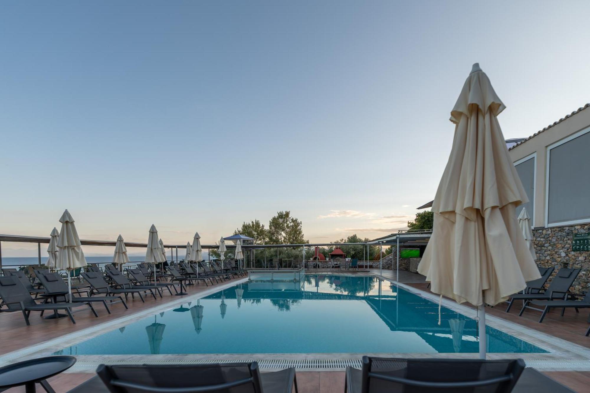 טרולוס La Luna Hotel מראה חיצוני תמונה